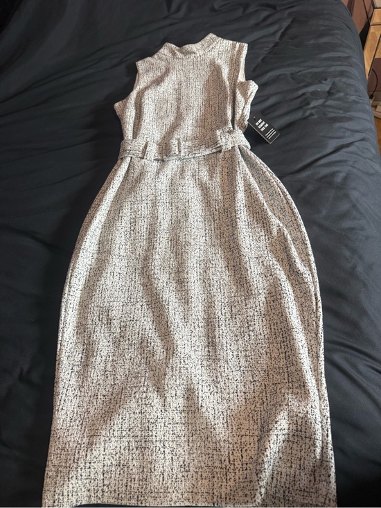 Express Dresses & Skirts - Express Sleeveless Tweed-Texture Midi Dress in Light Gray